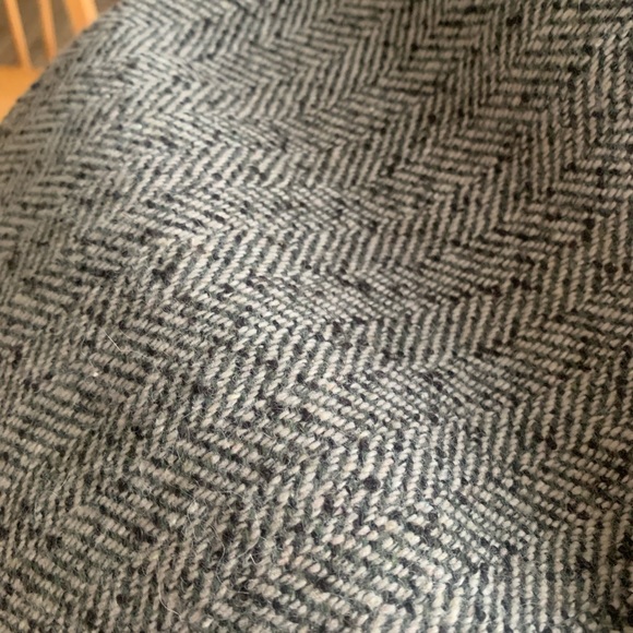 Tweed Herringbone Flat Cap - in the grey charcoal family. - Picture 4 of 8